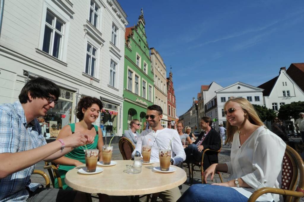 Ferienwohnung Schlossblick Güstrow Exterior foto